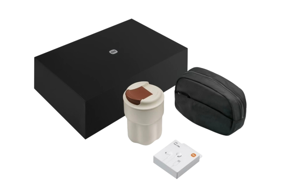 Подарочный набор Xiaomi Selected Gift Box (наушники, сумка, кофейная чашка)